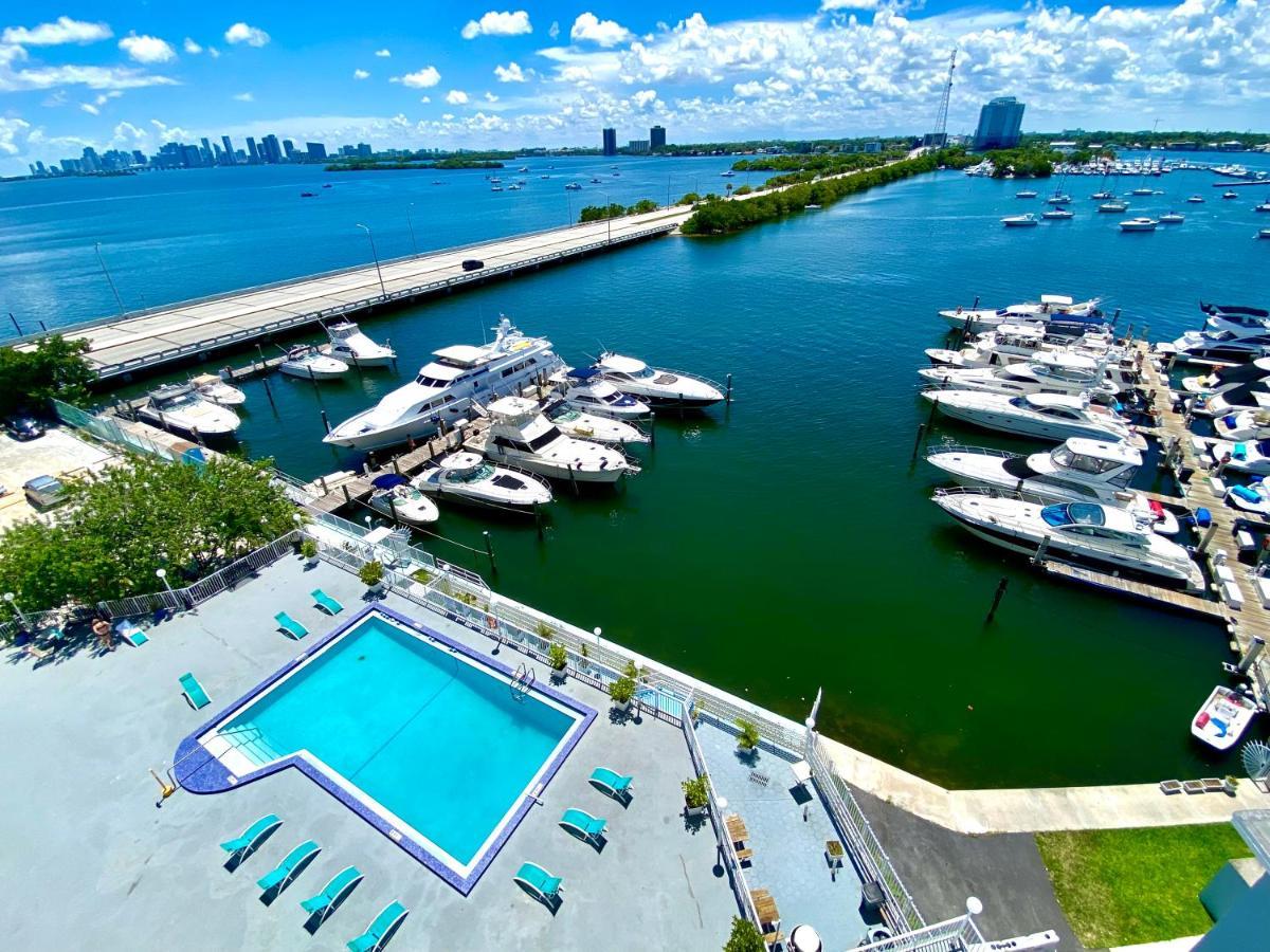 Premium Modern Waterfront Apartment With Miami Skyline View On The Bay 5 Mins Drive To Miami Beach With Free Parking Екстер'єр фото