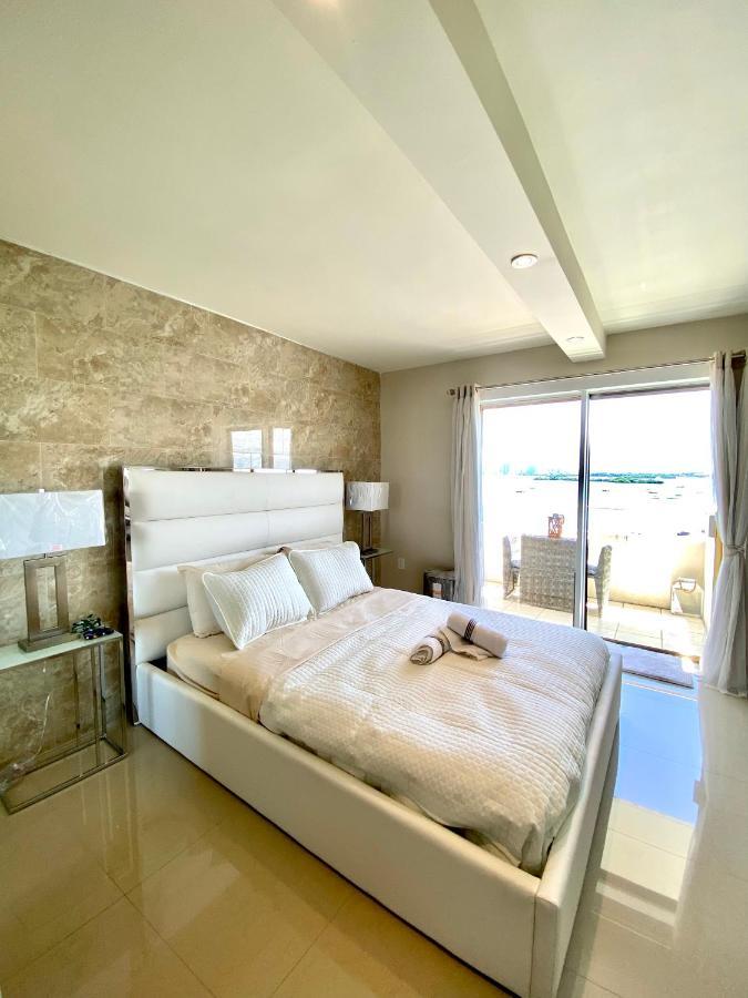 Premium Modern Waterfront Apartment With Miami Skyline View On The Bay 5 Mins Drive To Miami Beach With Free Parking Екстер'єр фото