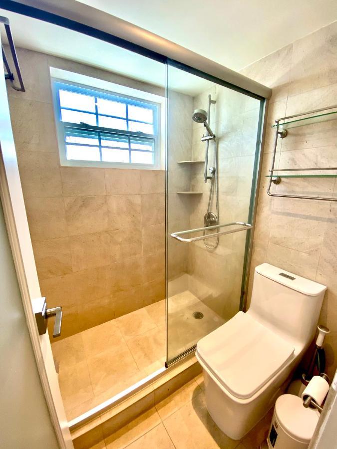 Premium Modern Waterfront Apartment With Miami Skyline View On The Bay 5 Mins Drive To Miami Beach With Free Parking Екстер'єр фото